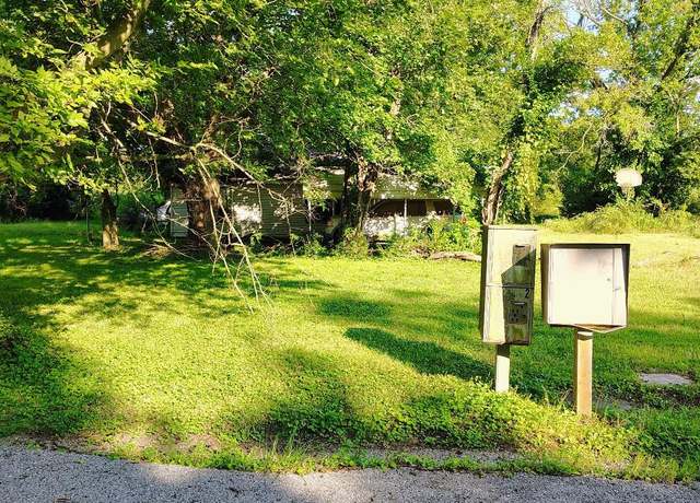 Property at 6760 Newstead Rd, Hopkinsville, KY 42240, 3 beds, 1 bath