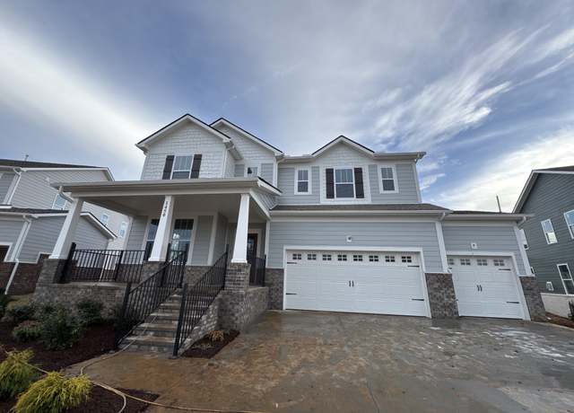 Property at 1450 English Oak Dr, Clarksville, TN 37043, 5 beds, 4 baths