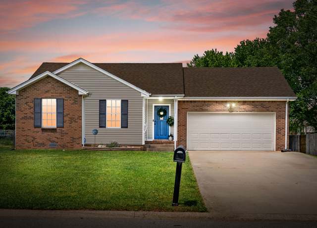 Property at 2413 Egret Dr, Clarksville, TN 37042, 3 beds, 2 baths