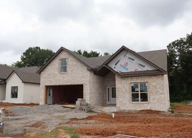 Property at 718 Southern Pine Trl, Clarksville, TN 37043, 3 beds, 2.5 baths