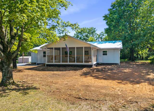 Property at 224 Red Pond Rd, Sweetwater, TN 37874, 3 beds, 2 baths