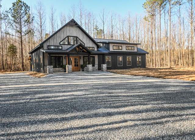 Property at 4959 Lick Creek Rd, Linden, TN 37096, 4 beds, 2.5 baths