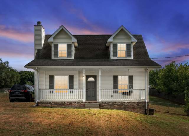 Property at 1002 Hot Shot Dr, Clarksville, TN 37042, 3 beds, 2.5 baths
