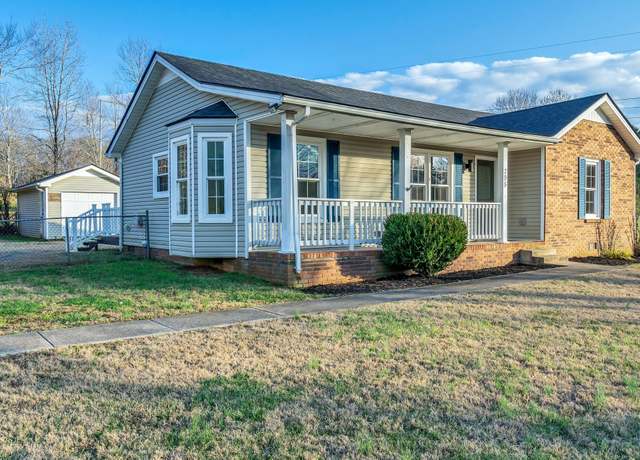 Property at 795 Merritt Lewis Ln, Clarksville, TN 37042, 3 beds, 2 baths