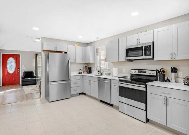 Property at 2821 Old Matthews Rd, Nashville, TN 37207, 3 beds, 2 baths