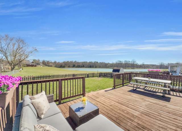 Property at 1905 Waterford Dr, Old Hickory, TN 37138, 3 beds, 2 baths