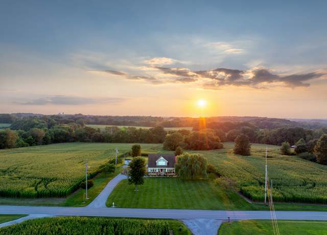 Property at 572 Buntin Mill Rd, Cottontown, TN 37048, 3 beds, 2.5 baths