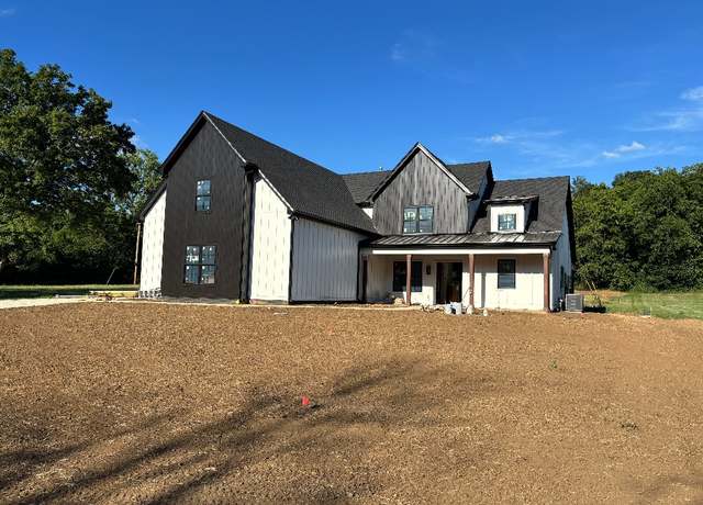 Property at 2039 Liberty Ln, Gallatin, TN 37066, 3 beds, 2.5 baths