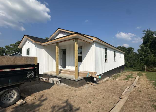 Property at 228 Hillcrest Dr N, Carthage, TN 37030, 3 beds, 2 baths