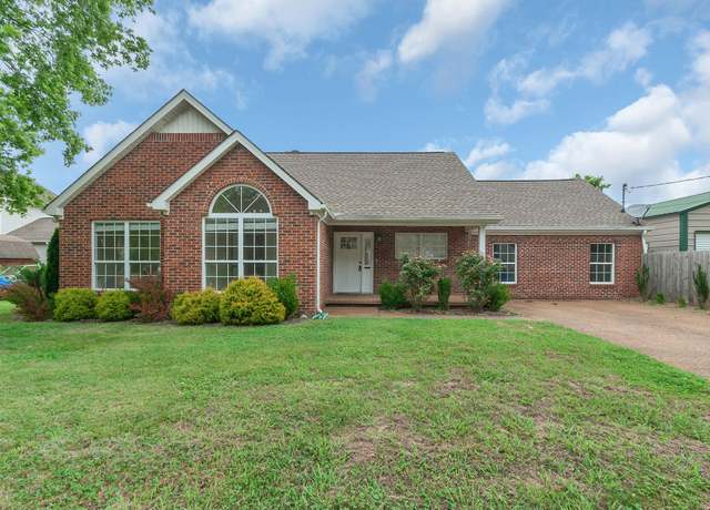 Property at 1771 University Dr, Columbia, TN 38401, 4 beds, 2 baths