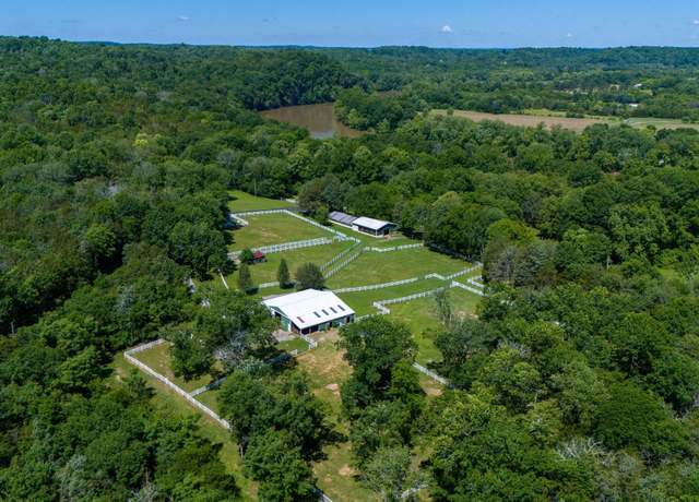 Property at 9786 Hartsville Pike, Lebanon, TN 37087, 4 beds, 5.5 baths