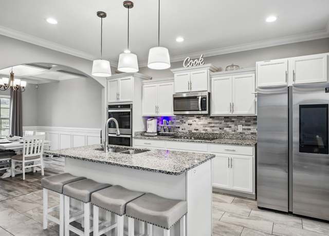 Property at 501 Low Country Ct, Clarksville, TN 37042, 5 beds, 3.5 baths