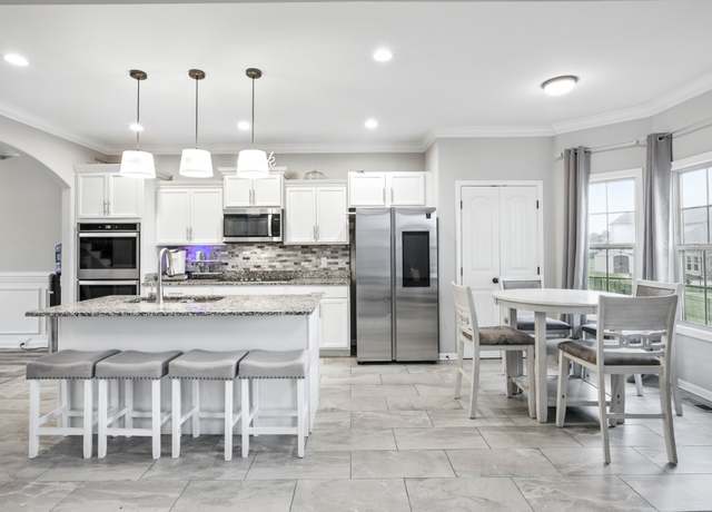 Property at 501 Low Country Ct, Clarksville, TN 37042, 5 beds, 3.5 baths