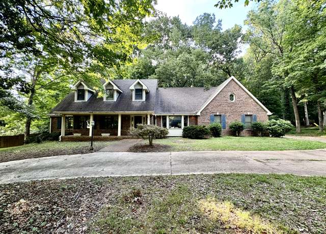 Property at 805 Shady Bluff Trl, Clarksville, TN 37043, 3 beds, 3.5 baths