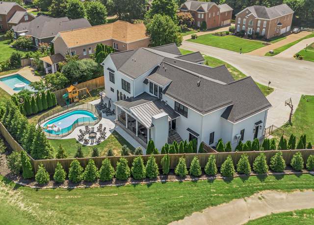 Property at 516 Dunwoody Ct, Franklin, TN 37069, 6 beds, 7.5 baths
