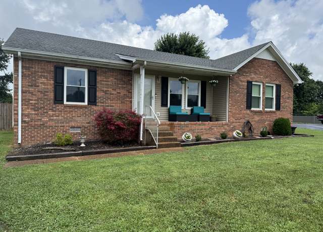 Property at 104 Blakes Ct, Portland, TN 37148, 3 beds, 2 baths