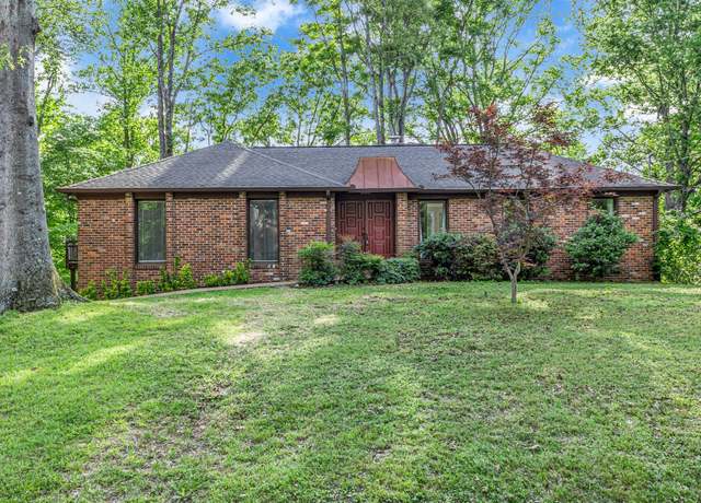 Property at 833 Stirrup Dr, Nashville, TN 37221, 4 beds, 3 baths
