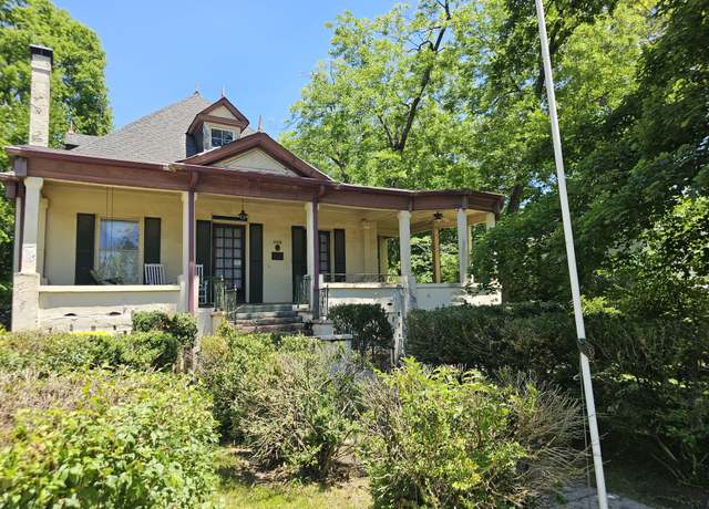 Property at 408 NE Atlantic St, Tullahoma, TN 37388, 4 beds, 2.5 baths