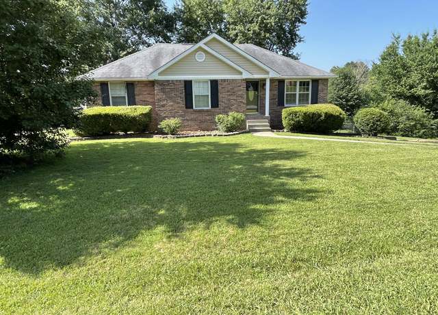 Property at 928 Sable Dr, Clarksville, TN 37042, 3 beds, 2 baths
