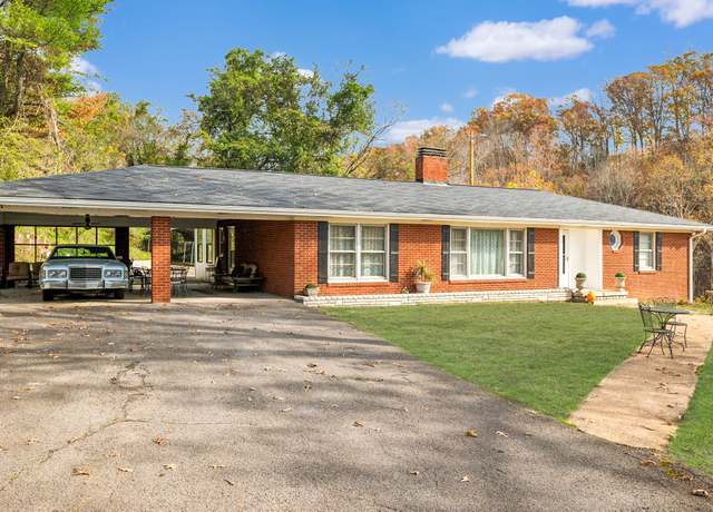 Property at 404C Van Hook Dr, Ashland City, TN 37015, 3 beds, 2.5 baths