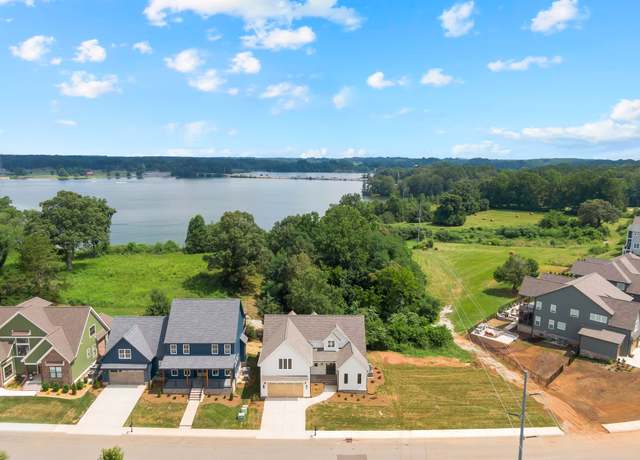 Property at 279 Hammock Dr, Winchester, TN 37398, 4 beds, 3.5 baths