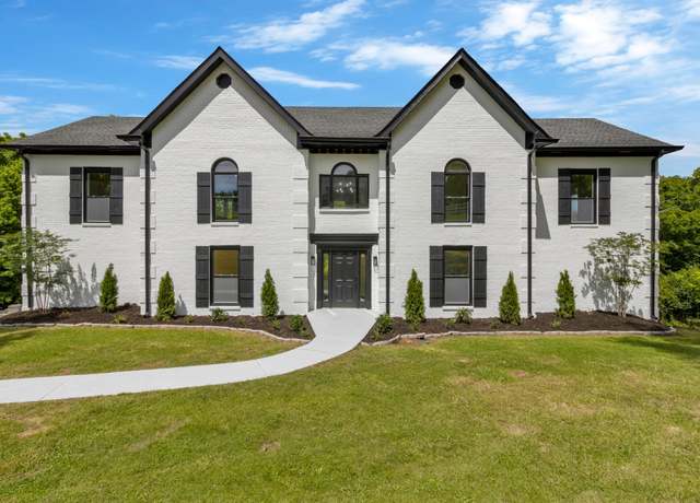 Property at 527 Cumberland Hills Dr, Hendersonville, TN 37075, 4 beds, 4 baths