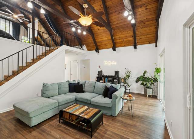 Property at 504 Foothill Dr, Nashville, TN 37217, 3 beds, 2 baths