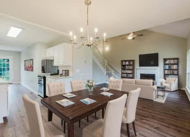 Property at 100 Candlewick Pl, Hendersonville, TN 37075, 3 beds, 2.5 baths