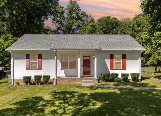 Property at 452 Carter Rd, Clarksville, TN 37042, 3 beds, 2 baths