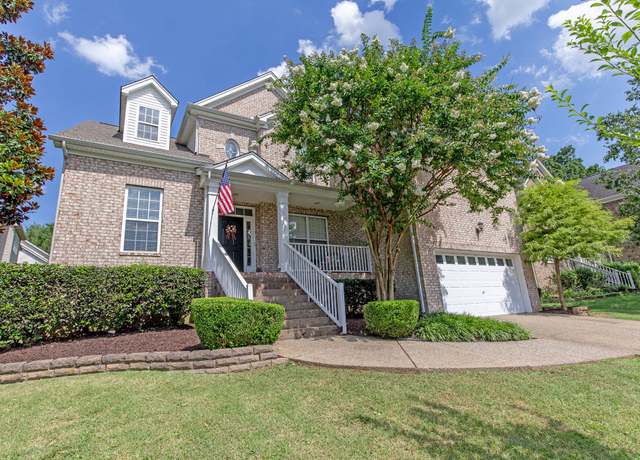 Property at 141 Chesapeake Harbor Blvd, Hendersonville, TN 37075, 4 beds, 2.5 baths