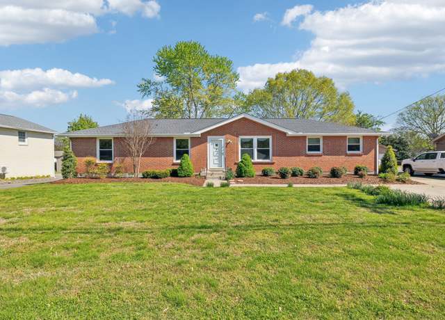 Property at 170 Wessington Pl, Hendersonville, TN 37075, 3 beds, 1.5 baths
