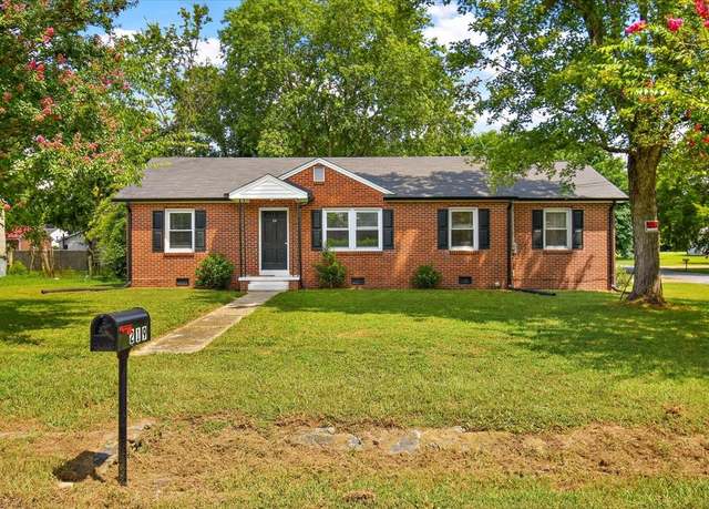 Property at 219 Rolling Rd, Shelbyville, TN 37160, 3 beds, 2 baths