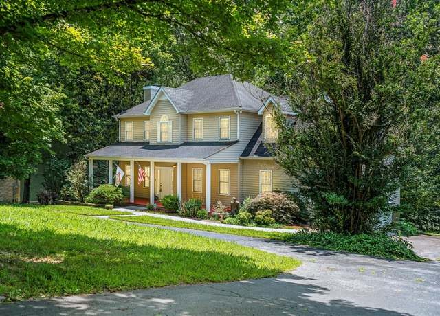Property at 115 Lake Crest Ln, Tullahoma, TN 37388, 4 beds, 3.5 baths