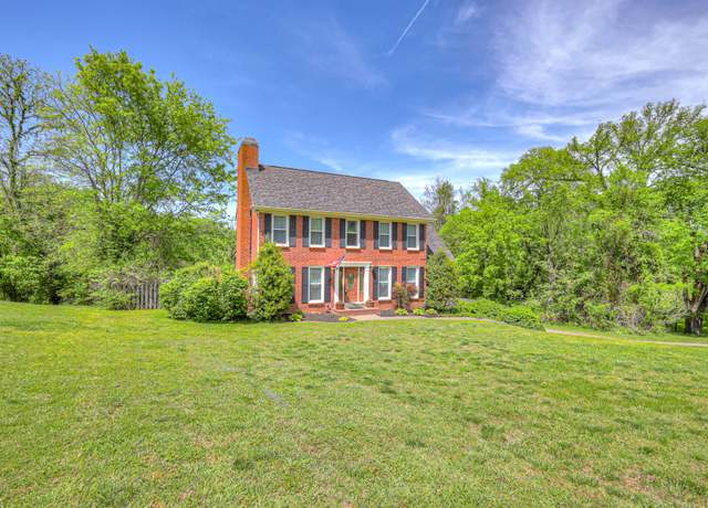 Property at 5307 E Bend Dr, Old Hickory, TN 37138, 3 beds, 2.5 baths