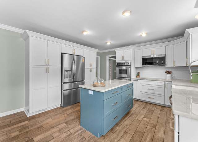 Property at 707 Bradford Pl, Murfreesboro, TN 37130, 3 beds, 2.5 baths