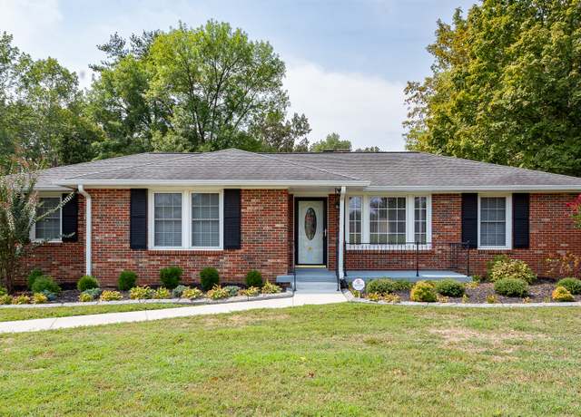 Property at 210 Essex Dr, Clarksville, TN 37043, 3 beds, 2.5 baths