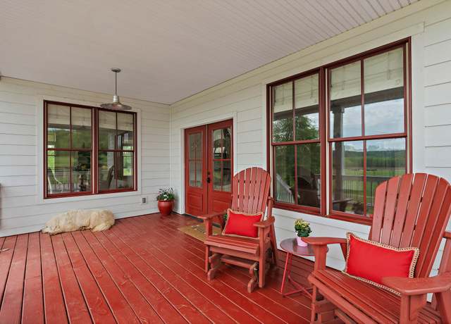 Property at 1662 Thompson Station Rd W, Thompsons Station, TN 37179, 4 beds, 3.5 baths