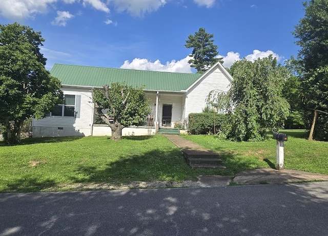 Property at 88 College St S, Mc Ewen, TN 37101, 3 beds, 2 baths