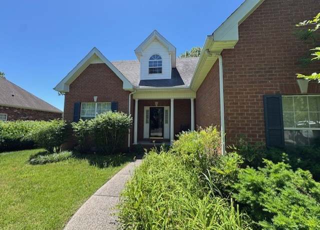 Property at 236 Comer Cir, Murfreesboro, TN 37128, 4 beds, 2.5 baths
