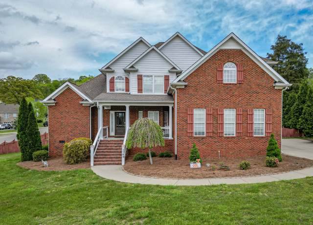 Property at 1769 Mayflower Dr, Columbia, TN 38401, 4 beds, 3.5 baths