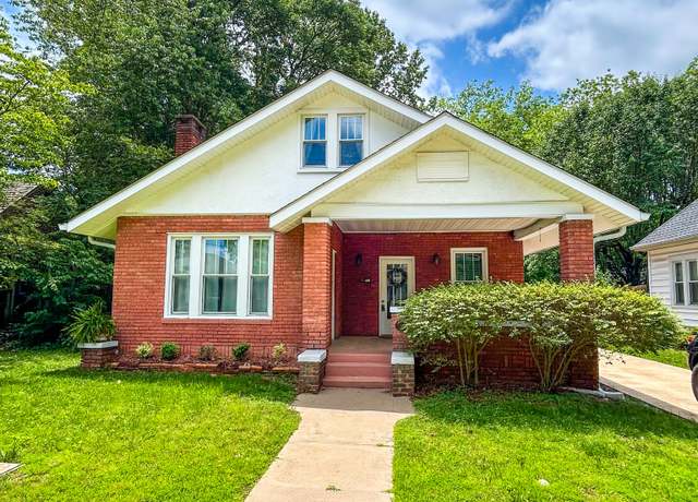 Property at 409 Jackson St, Paris, TN 38242, 3 beds, 2 baths