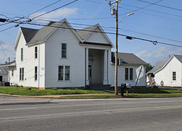 Property at 202 W Main St, Decherd, TN 37324, 5 beds, 3 baths