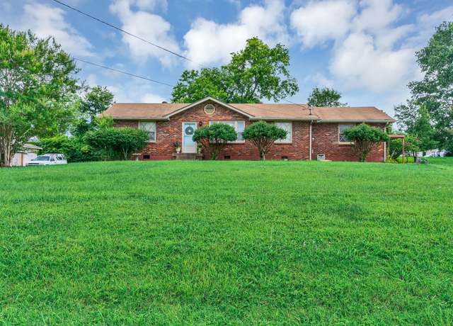 Property at 113 Leota Dr, Hendersonville, TN 37075, 3 beds, 2 baths