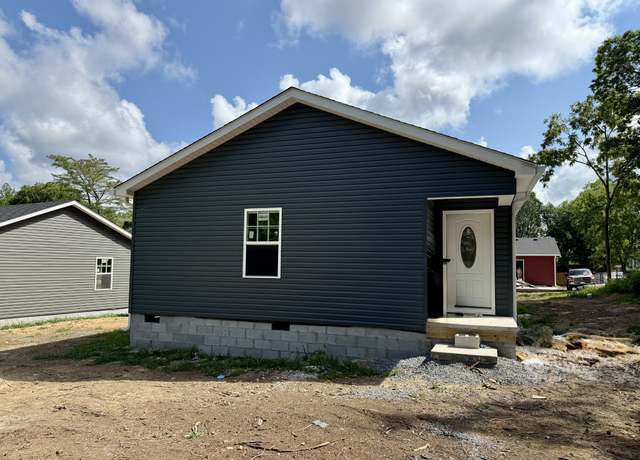 Property at 405 S High St, Tullahoma, TN 37388, 3 beds, 2 baths