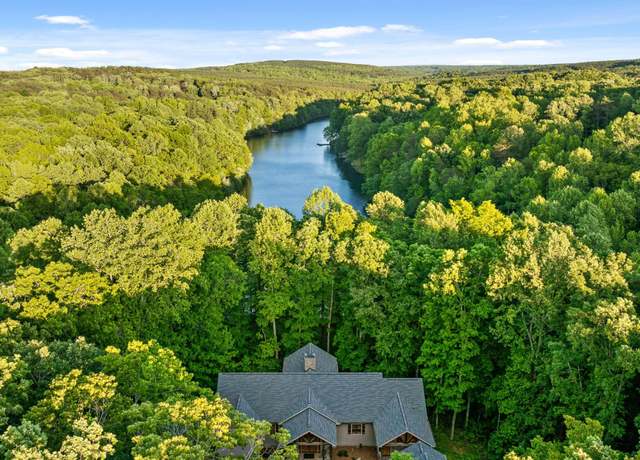 Property at 55 Mountain Farms Rd, Signal Mountain, TN 37377, 2 beds, 2.5 baths