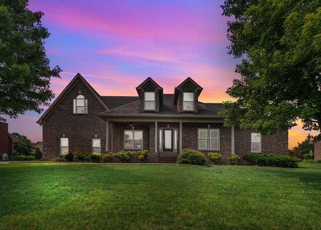 Property at 525 Amberly St, Murfreesboro, TN 37129, 3 beds, 3.5 baths