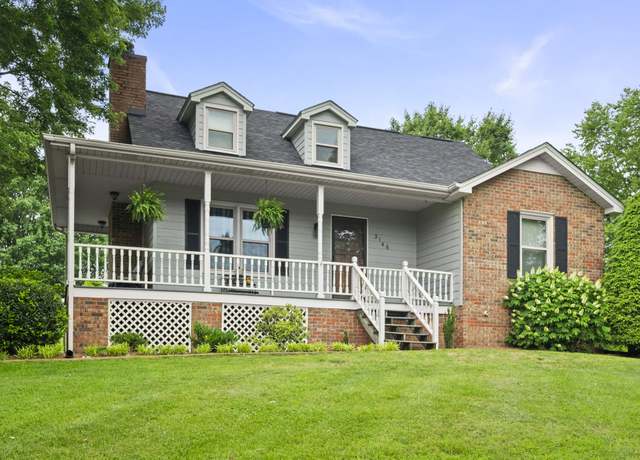 Property at 3146 Old Greenbrier Pike, Greenbrier, TN 37073, 4 beds, 3 baths