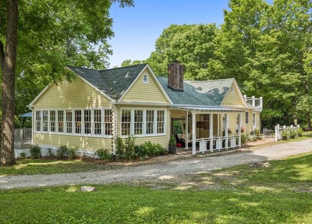 Property at 4235 Columbia Pike, Franklin, TN 37064, 2 beds, 2 baths