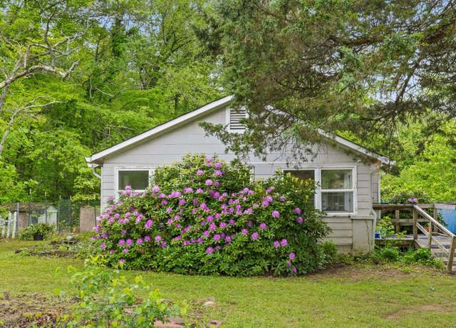 Property at 4101 Taft Hwy, Signal Mountain, TN 37377, 4 beds, 1 bath