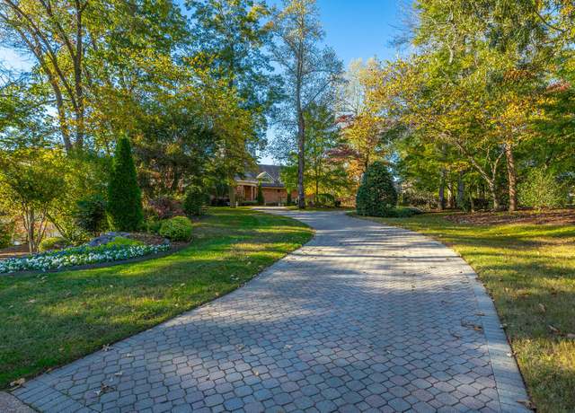 Property at 7998 Giorgio Cir, Ooltewah, TN 37363, 6 beds, 7 baths